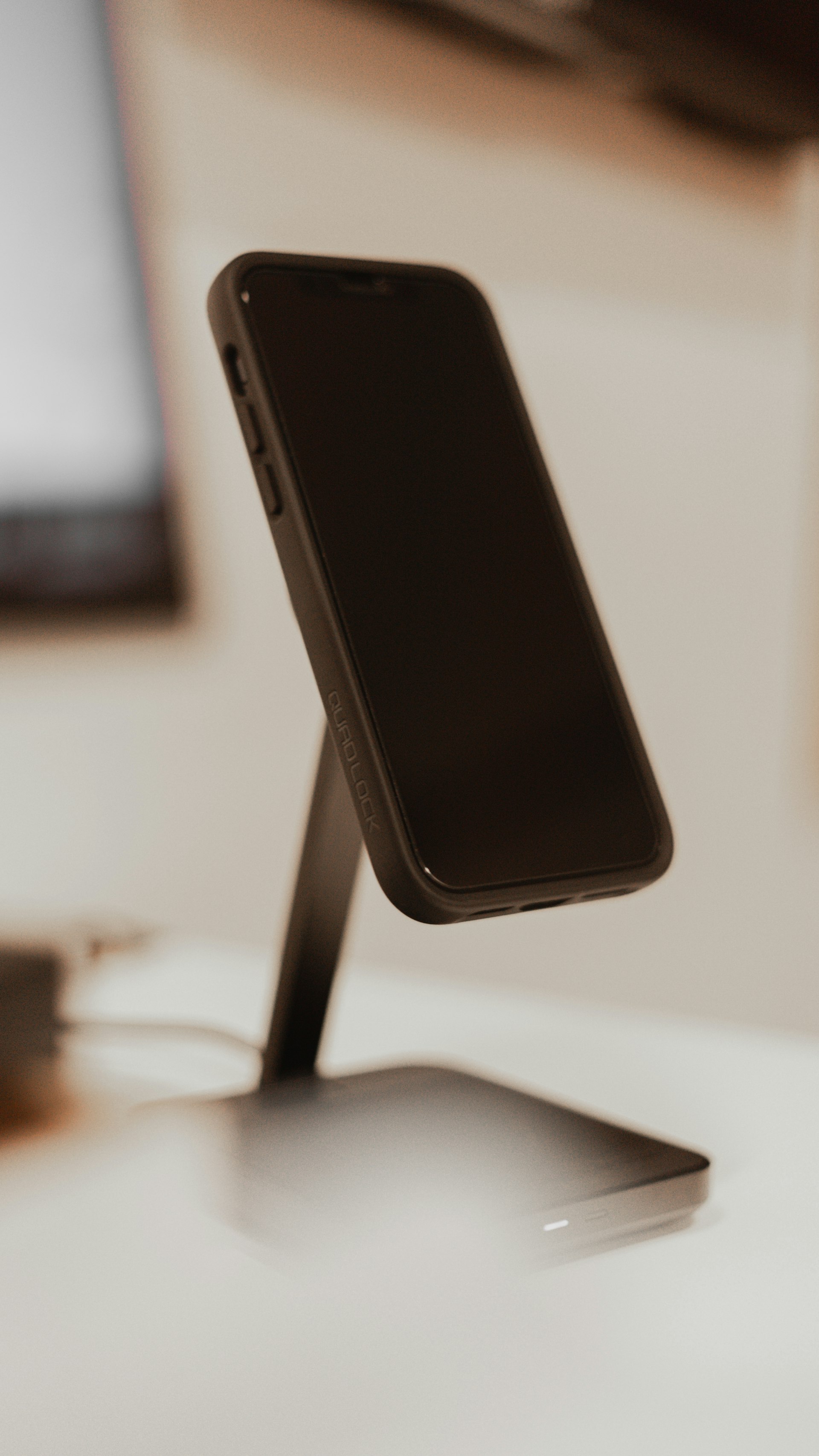 Dashboard Wireless Charger